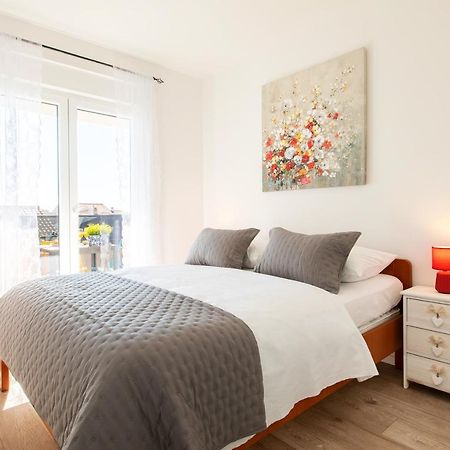 Sunny Island Apartment Trogir Luaran gambar
